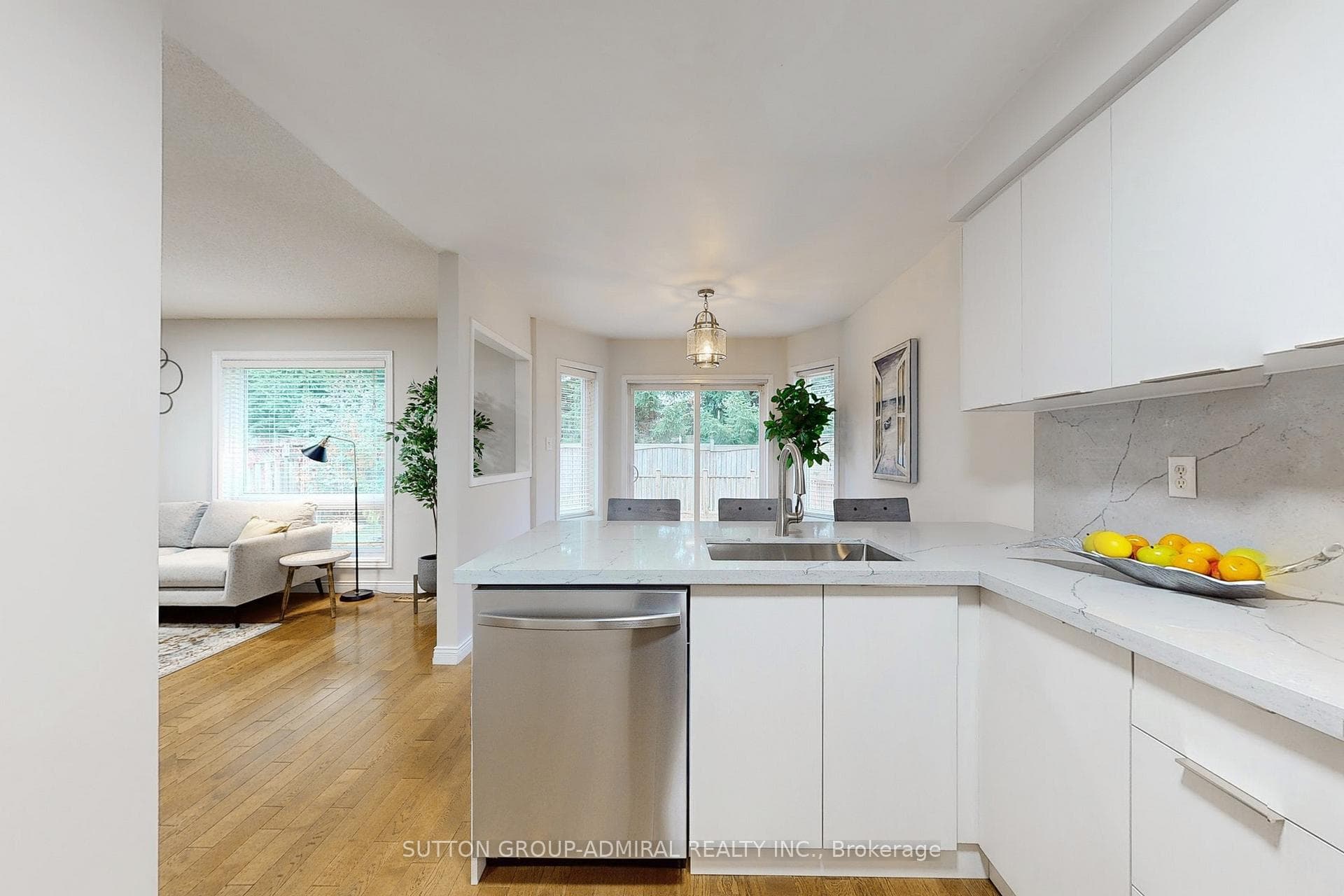15 Leslie Avenue photo 15