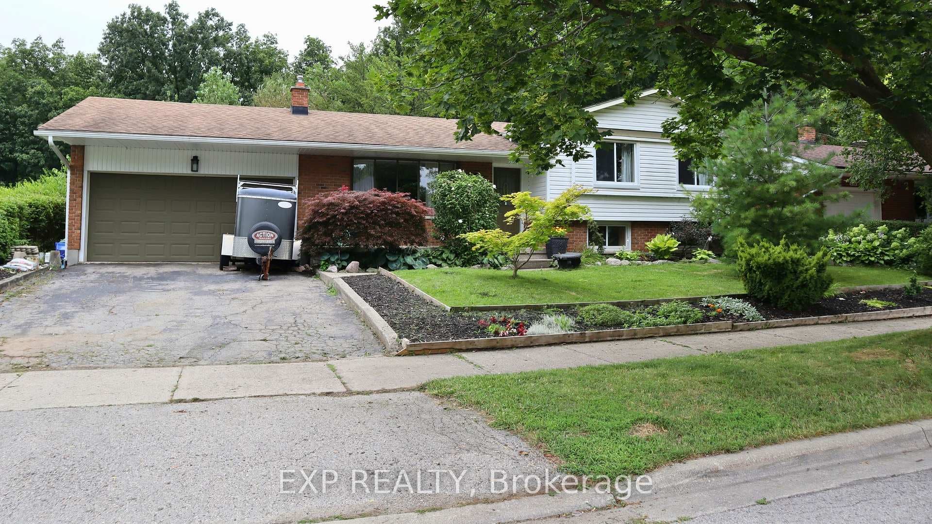 245 Millbank Drive photo 1