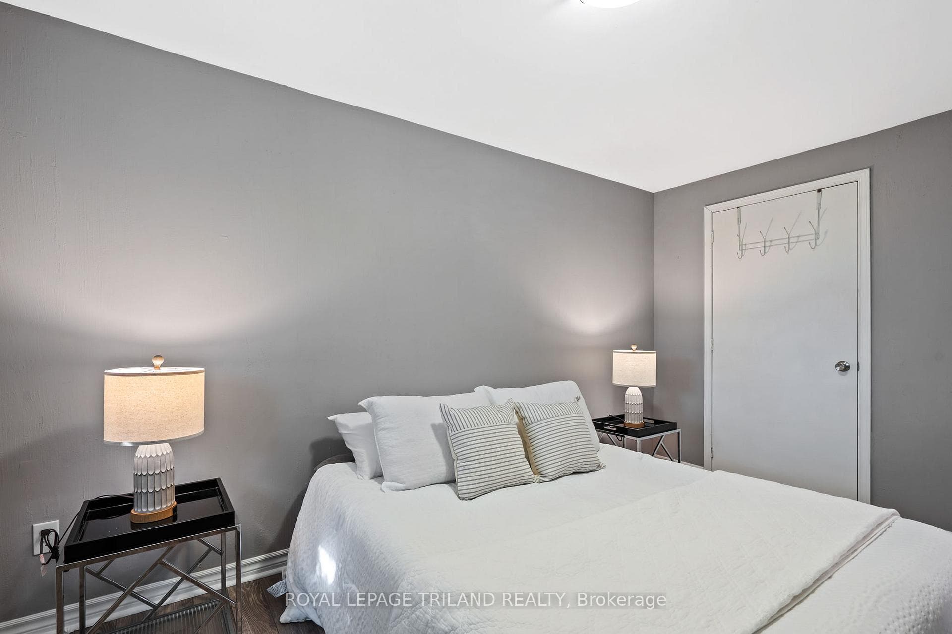 1289 Jalna Boulevard photo 17
