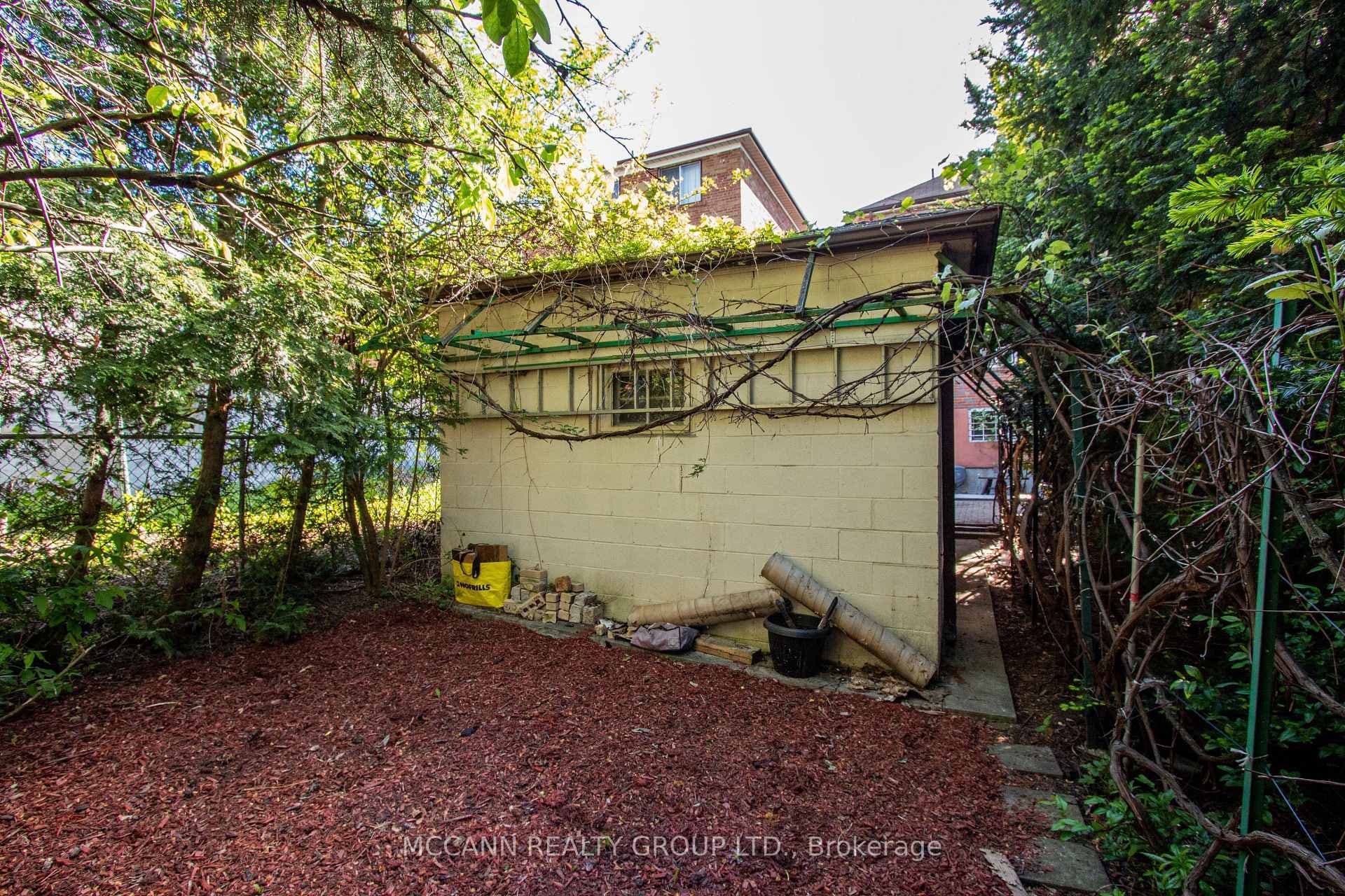 496 Northcliffe Boulevard photo 48