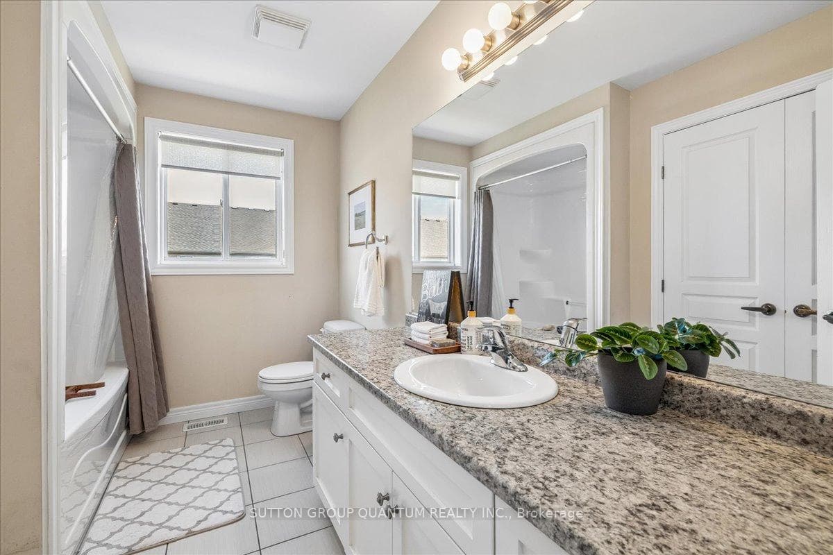 92 Garinger Crescent photo 30