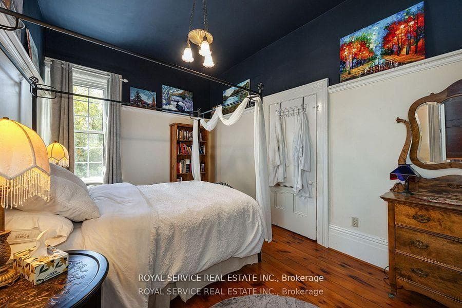 60 King Street photo 16
