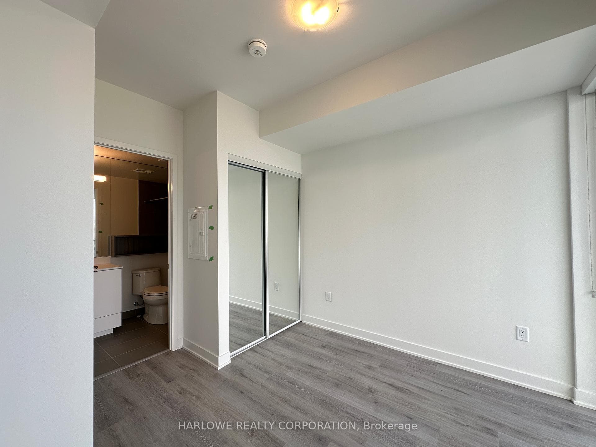 135 Lower Sherbourne Street Unit 2433 W photo 12
