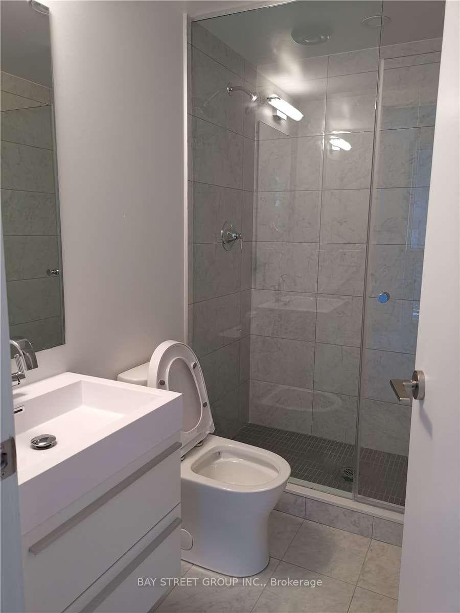 39 Roehampton Avenue Unit 1306 photo 12