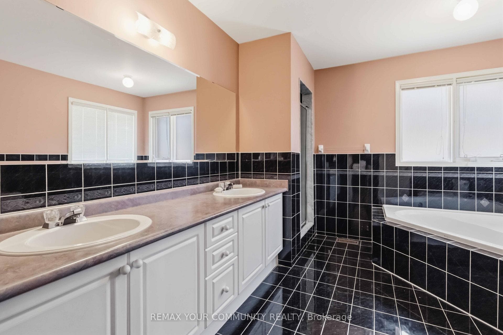 153 Bristol Road photo 23