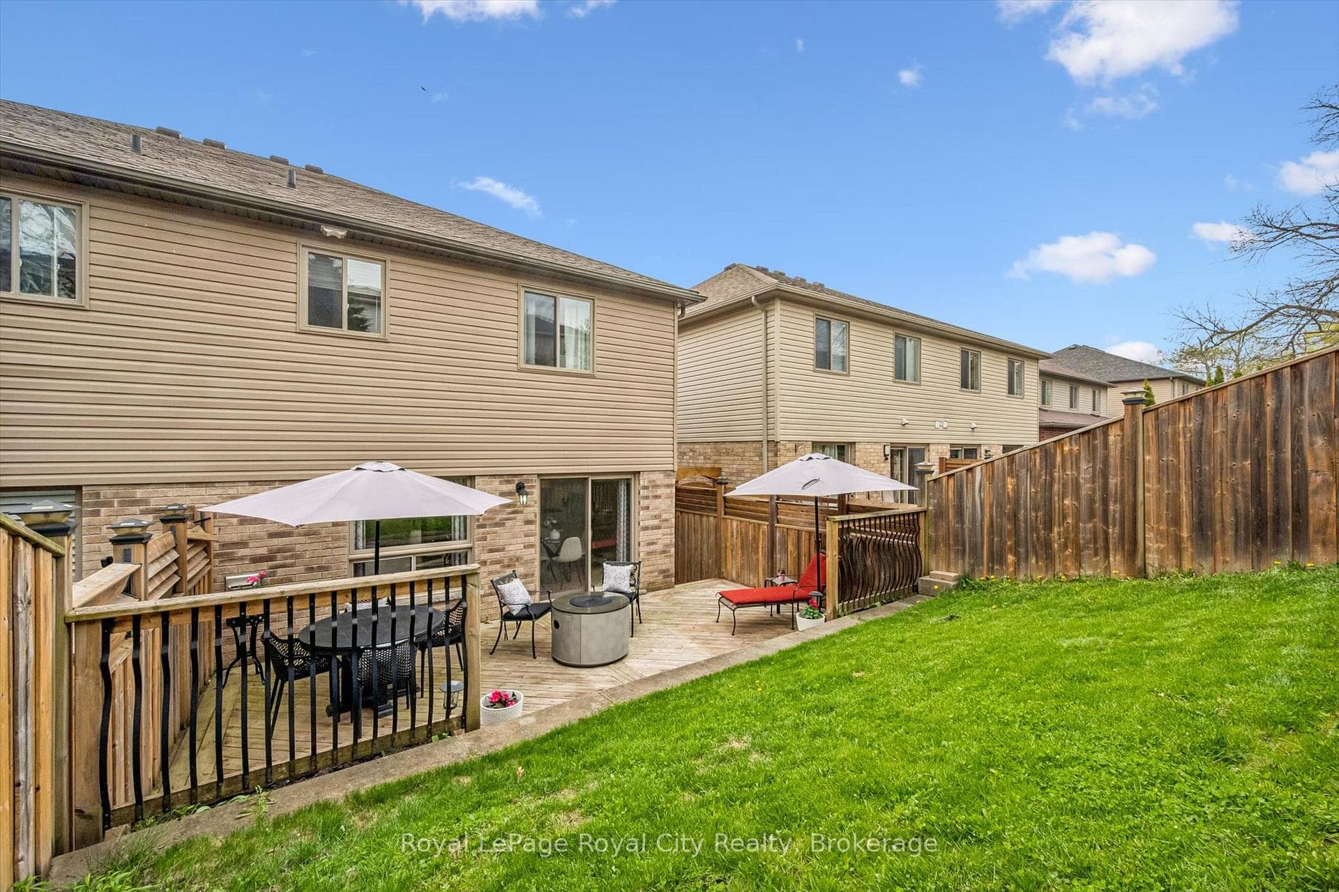 144 Kemp Crescent photo 40