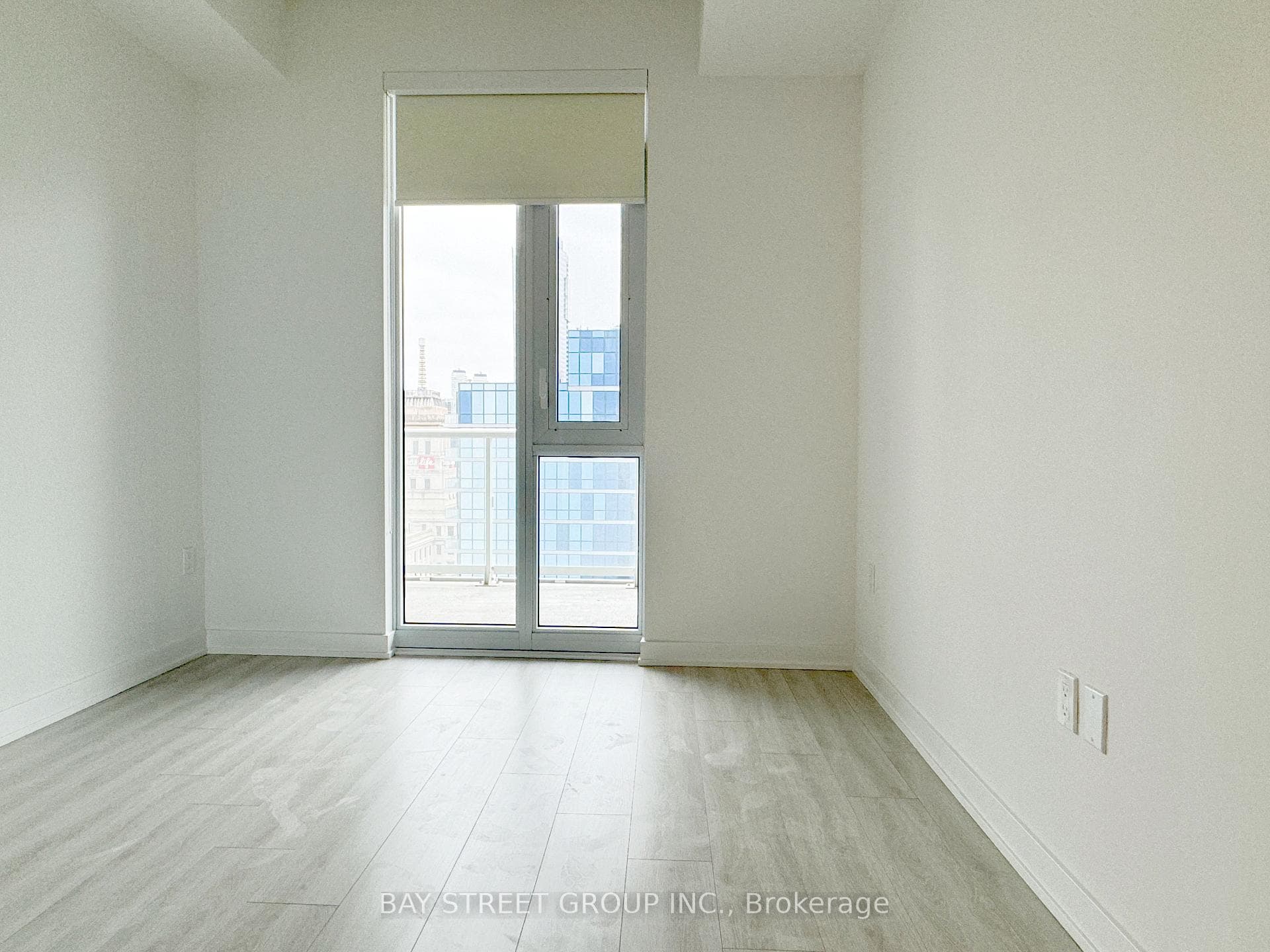 230 Simcoe Street Unit 2116 photo 26