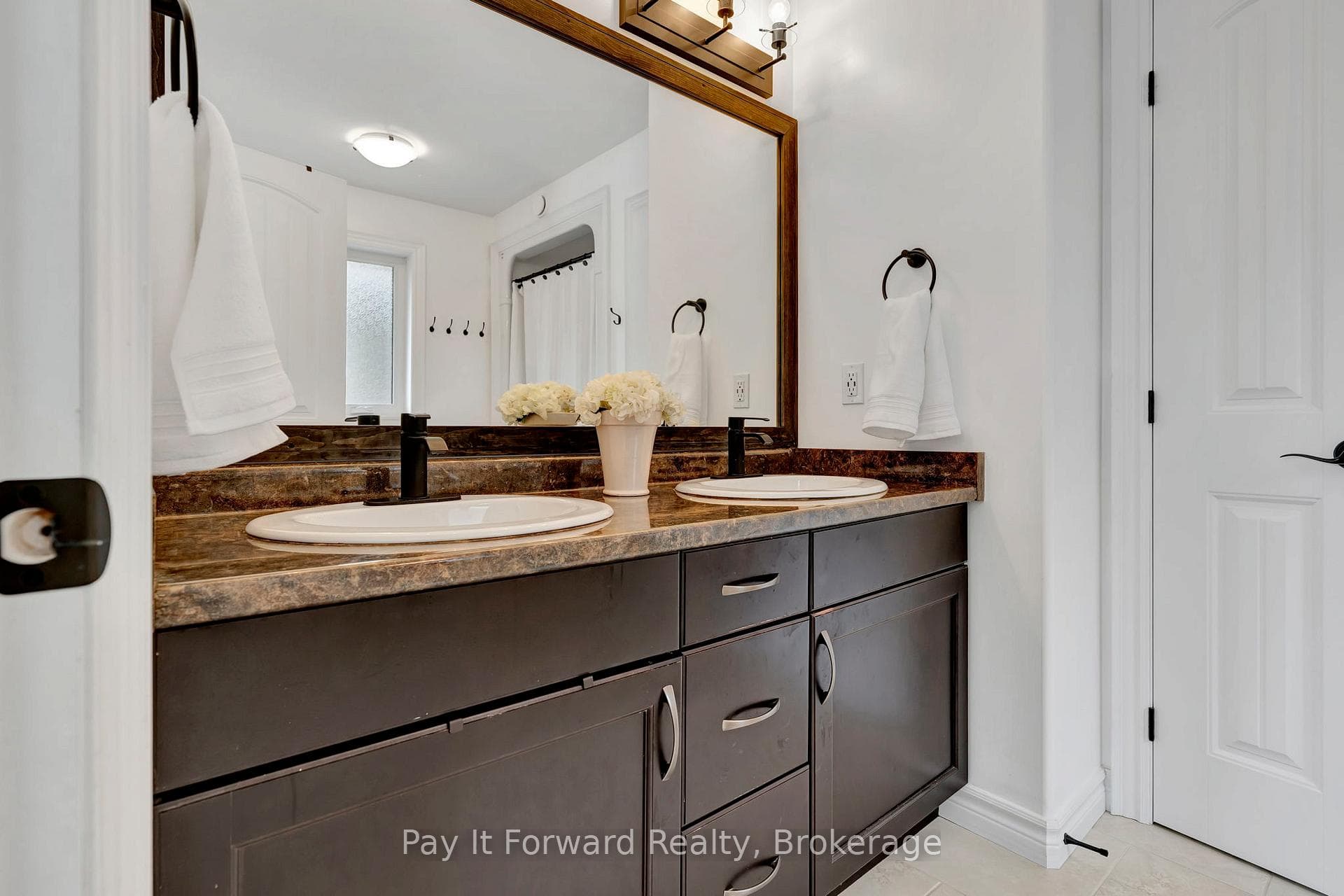 63 Angler Avenue photo 7