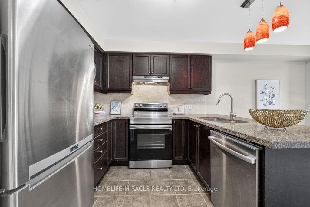 1306 Whitelaw Avenue photo 16