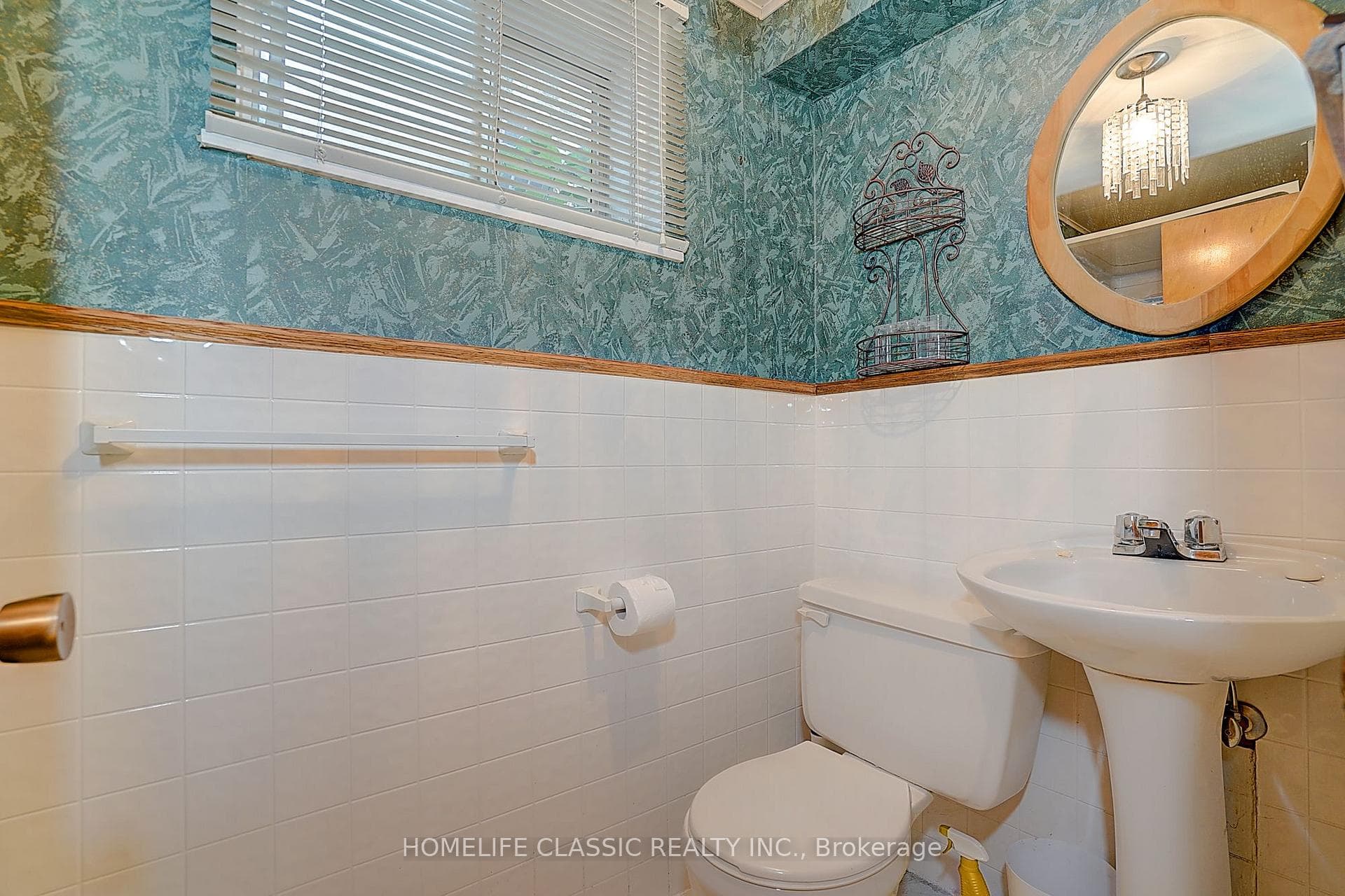 267 IREDALE Road photo 28