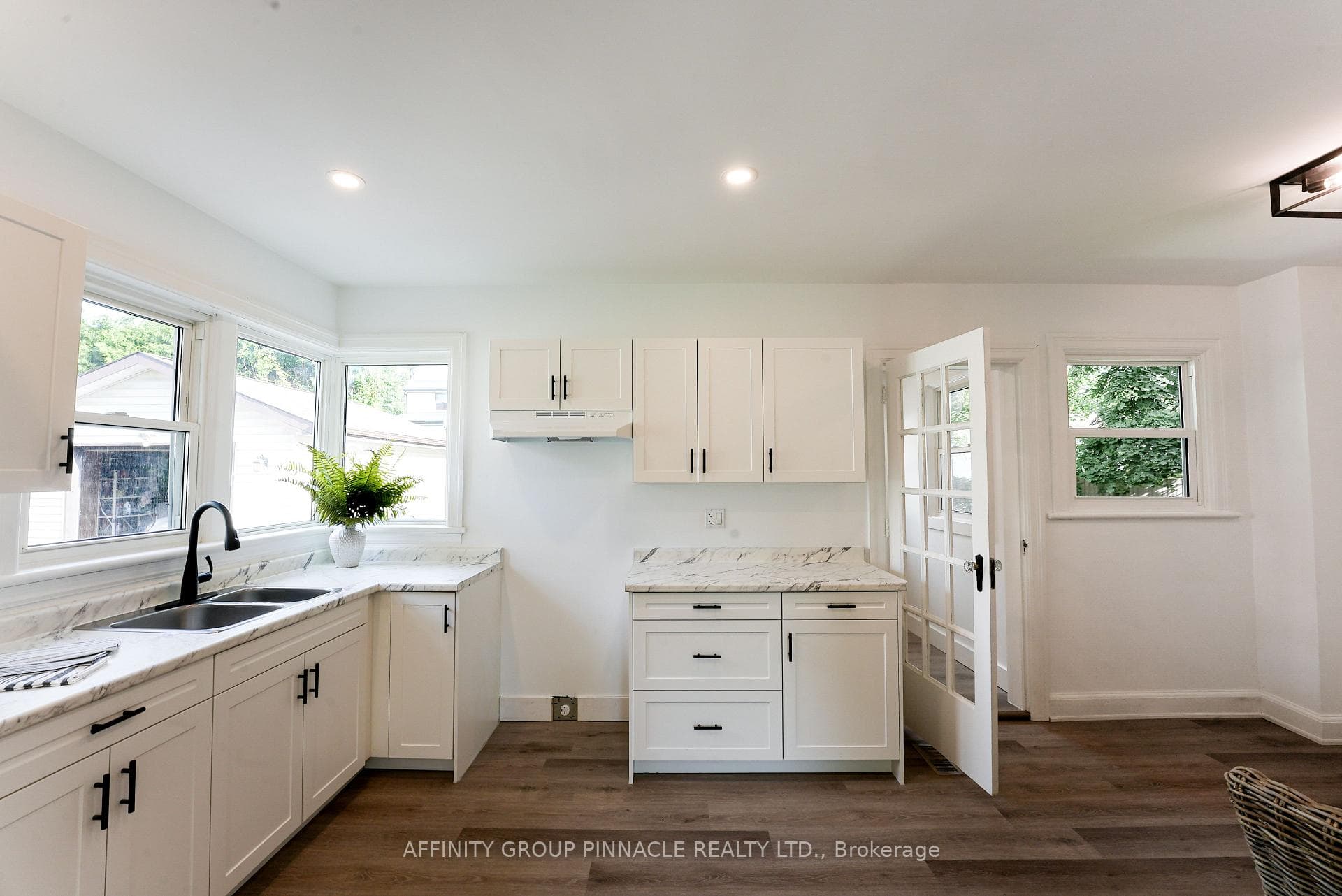 98 Glenelg Street photo 25