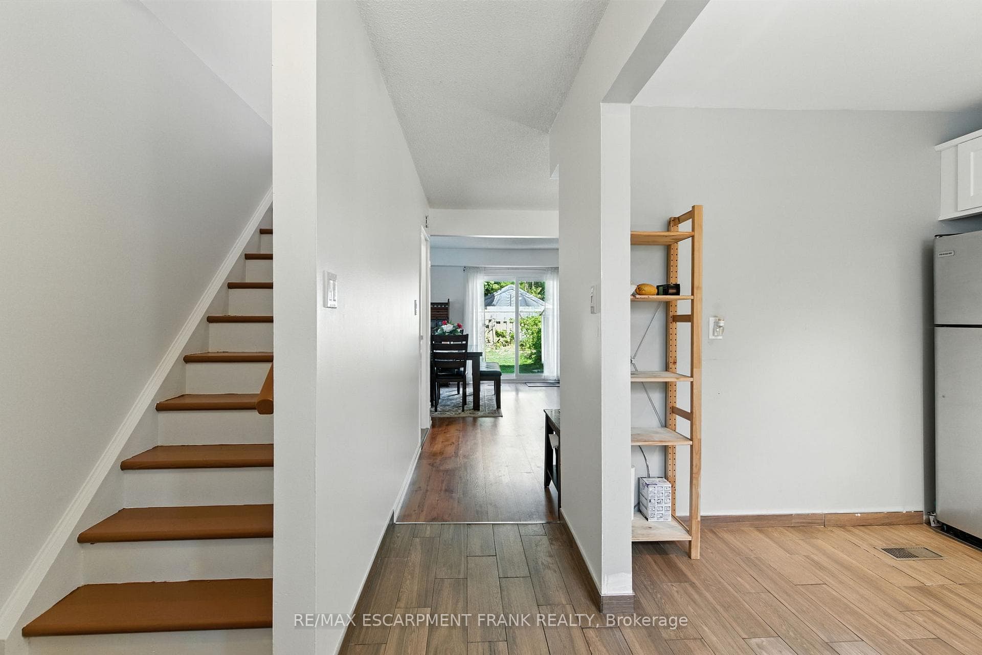 387 Franklin Road photo 9