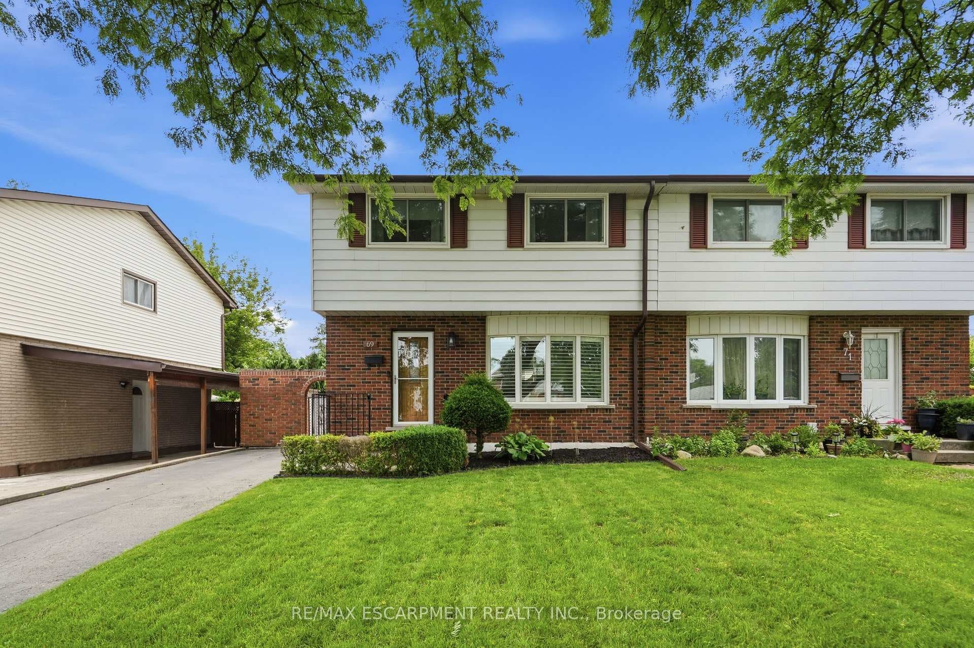 69 Fairway Drive photo 1