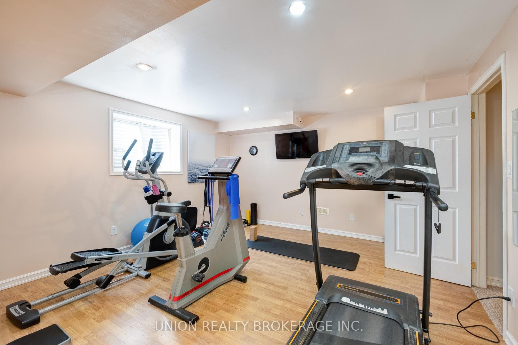 60 Sarah Ashbridge Avenue photo 35