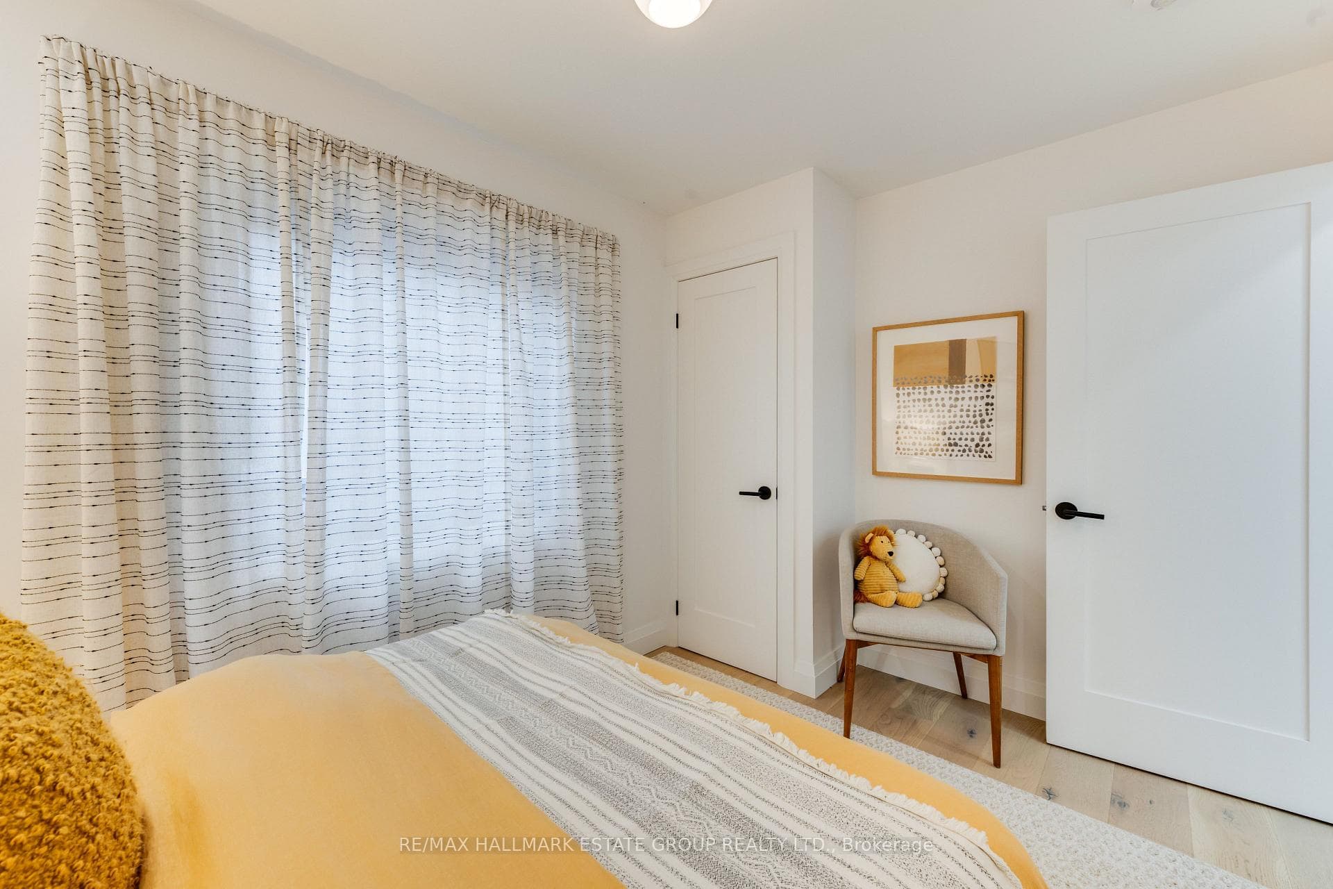 664 Rhodes Avenue photo 30