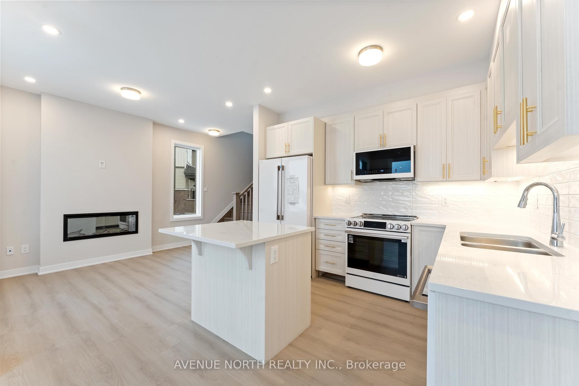 364 Les Emmerson Drive photo 11