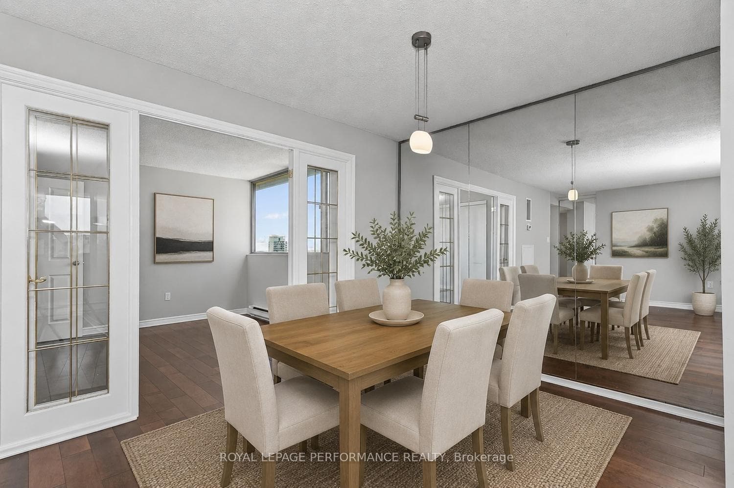 Virtually staged dining room