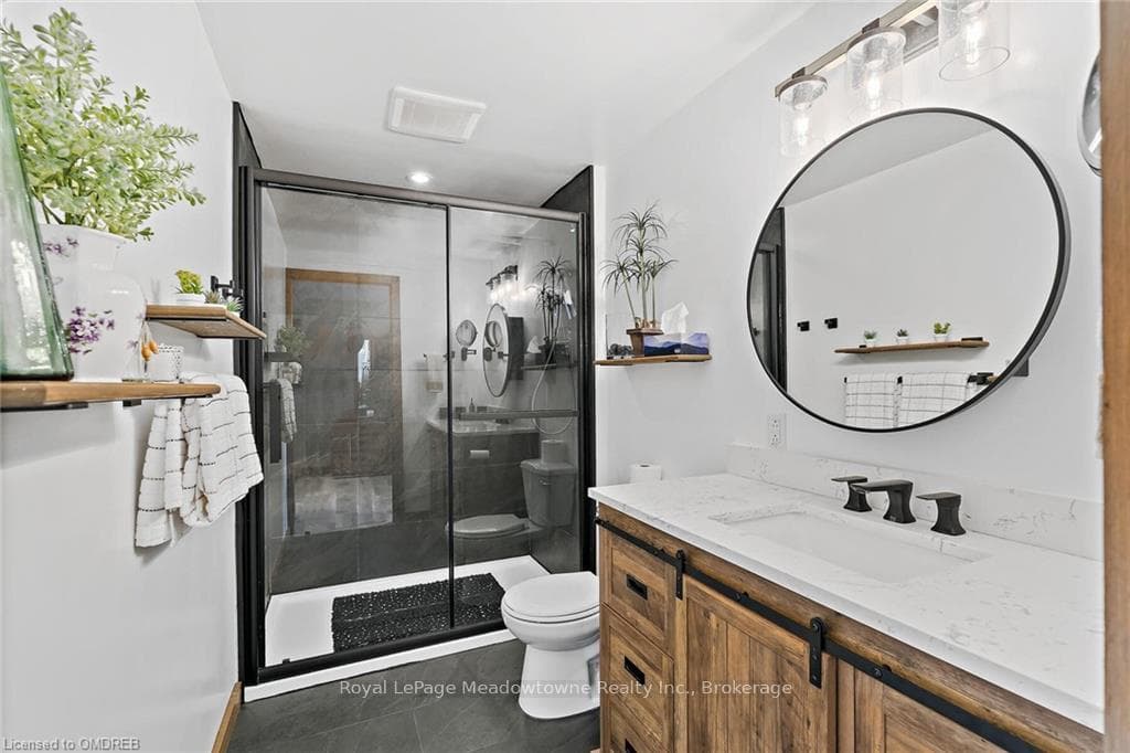 6 BAYLOR Crescent photo 18