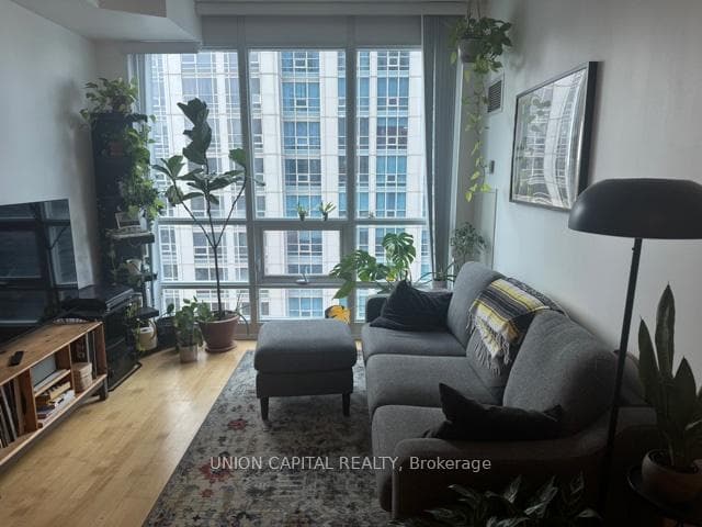 761 Bay Street Unit 3613 photo 3