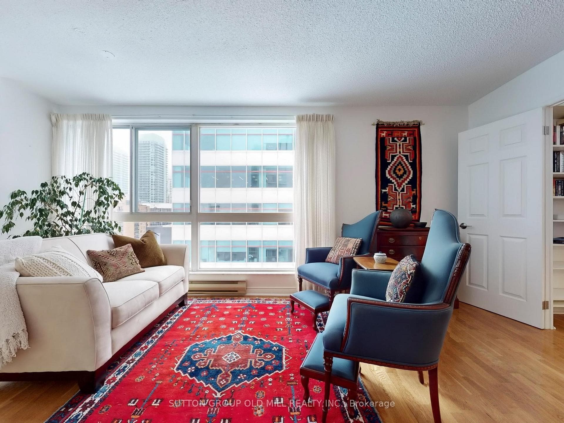7 Broadway Avenue Unit 808 photo 3