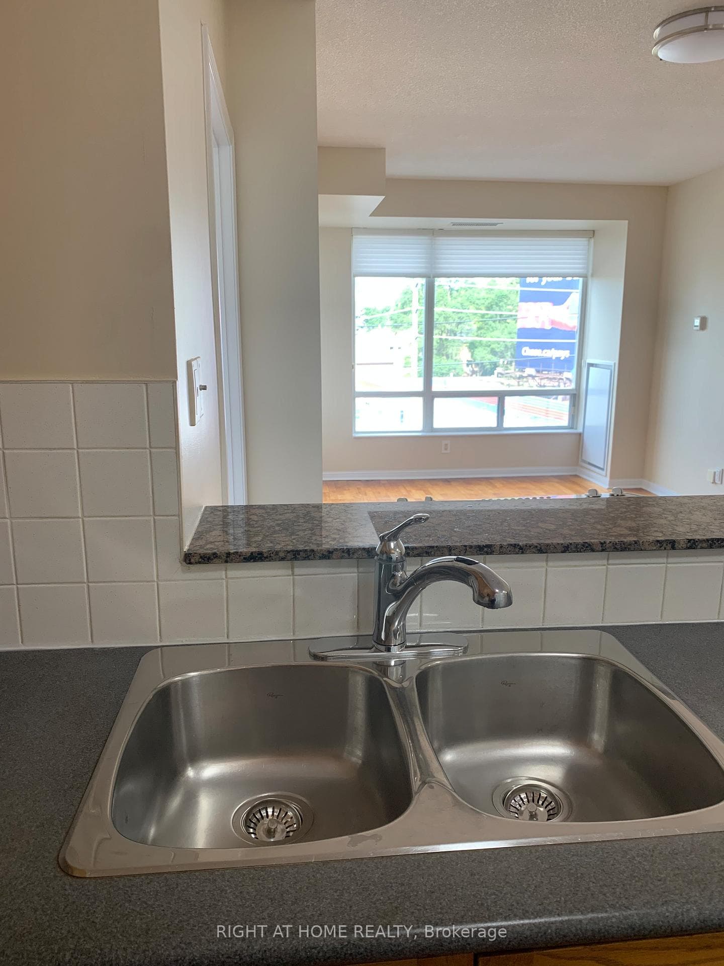 1801 Bayview Avenue Unit 507 photo 5