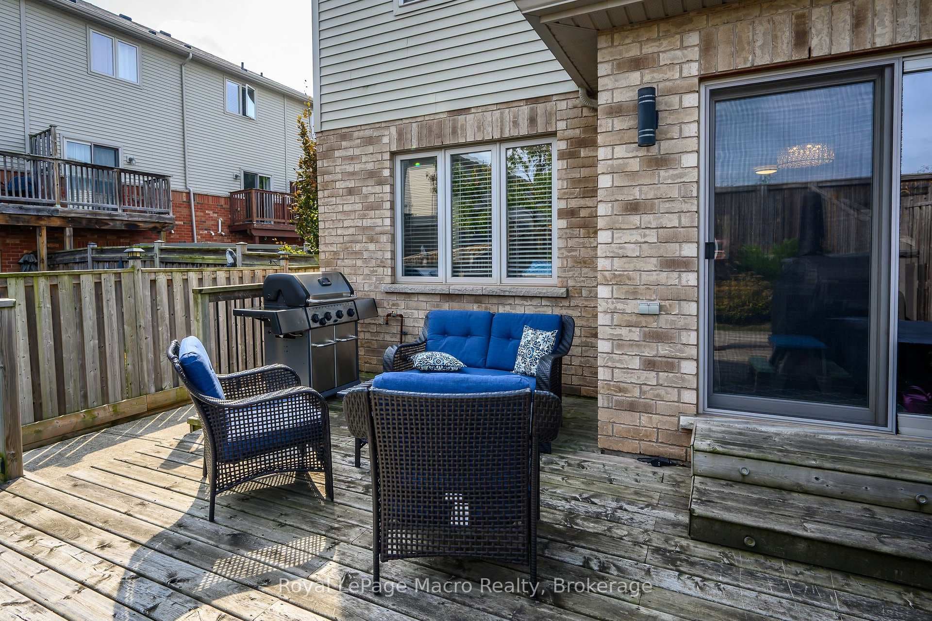 69 Escarpment Drive photo 12
