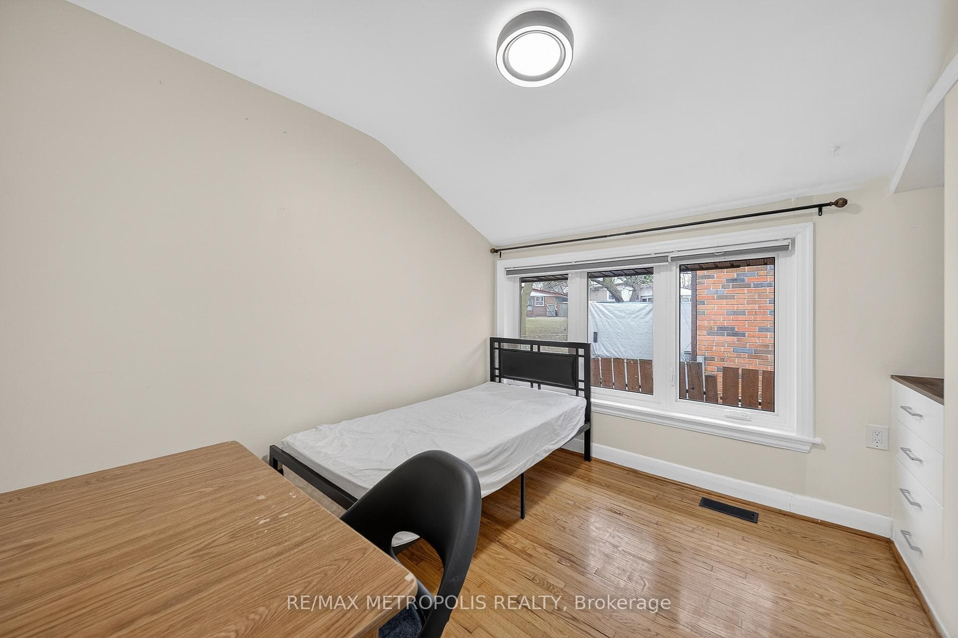 91 Ellendale Drive photo 15
