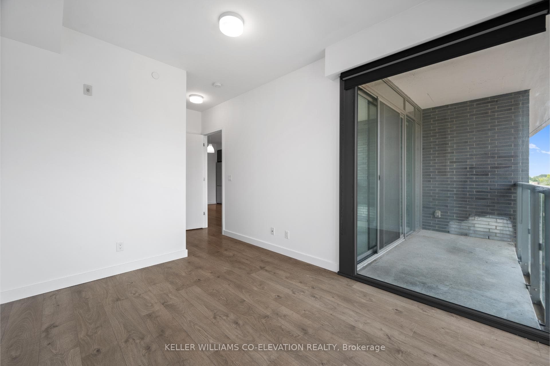 109 Vaughan Road Unit 305 photo 10