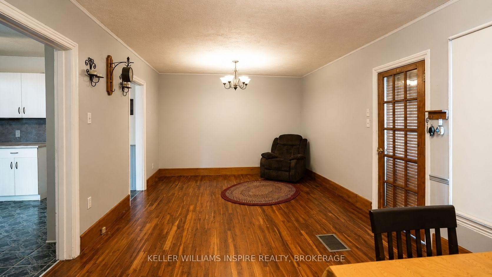 92 ELM Street photo 6