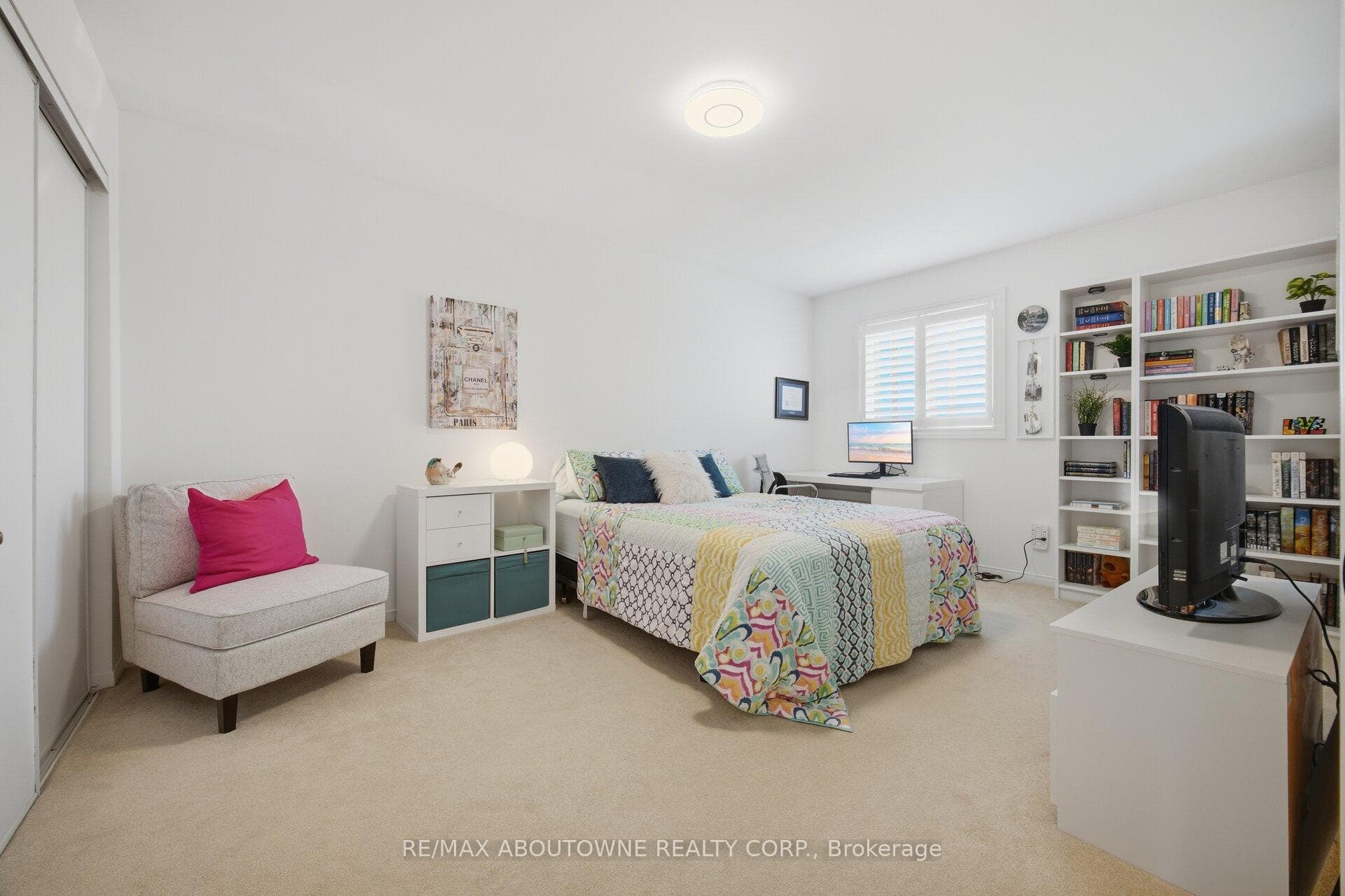 44 Banington Crescent photo 33