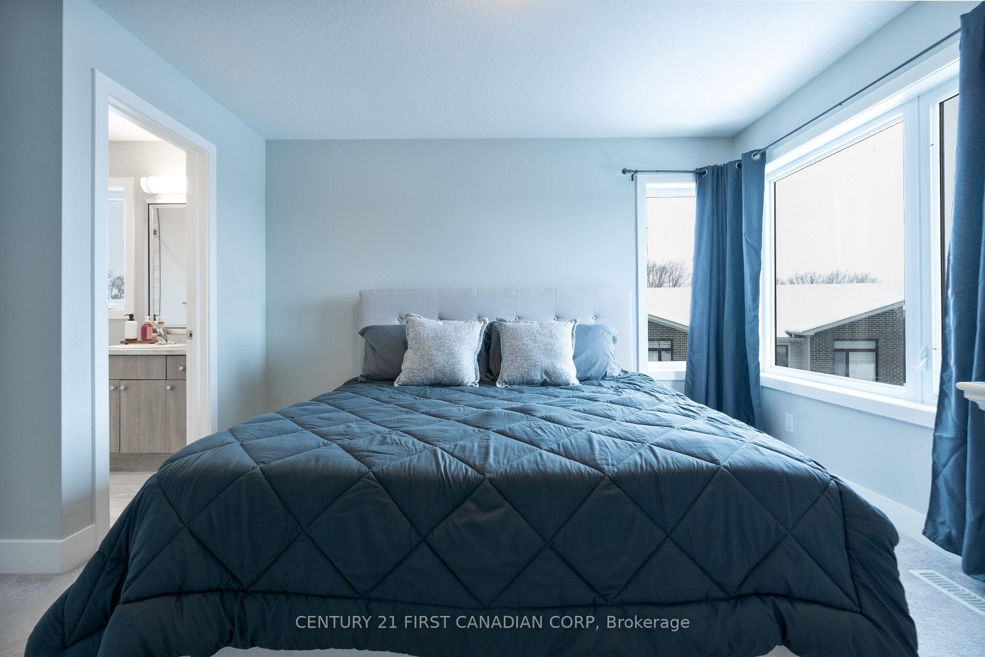 177 Edgevalley Road Unit 13 photo 24