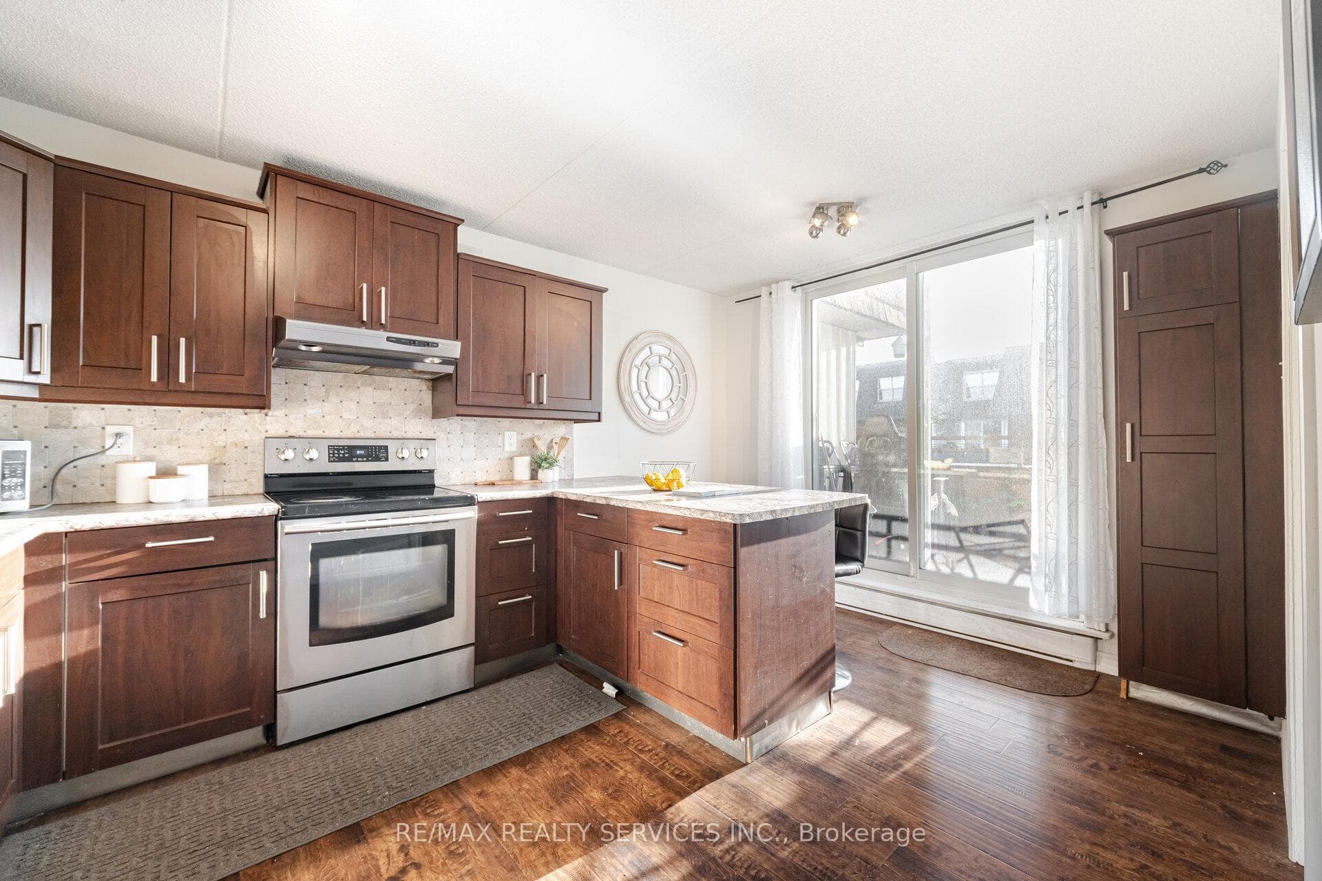 580 Mary Street Unit 223 photo 5