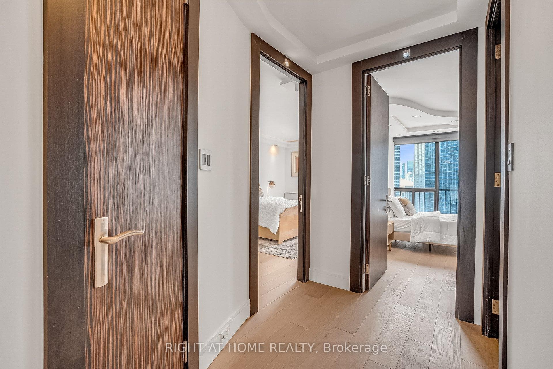 33 Harbour Square Unit 2019 photo 13