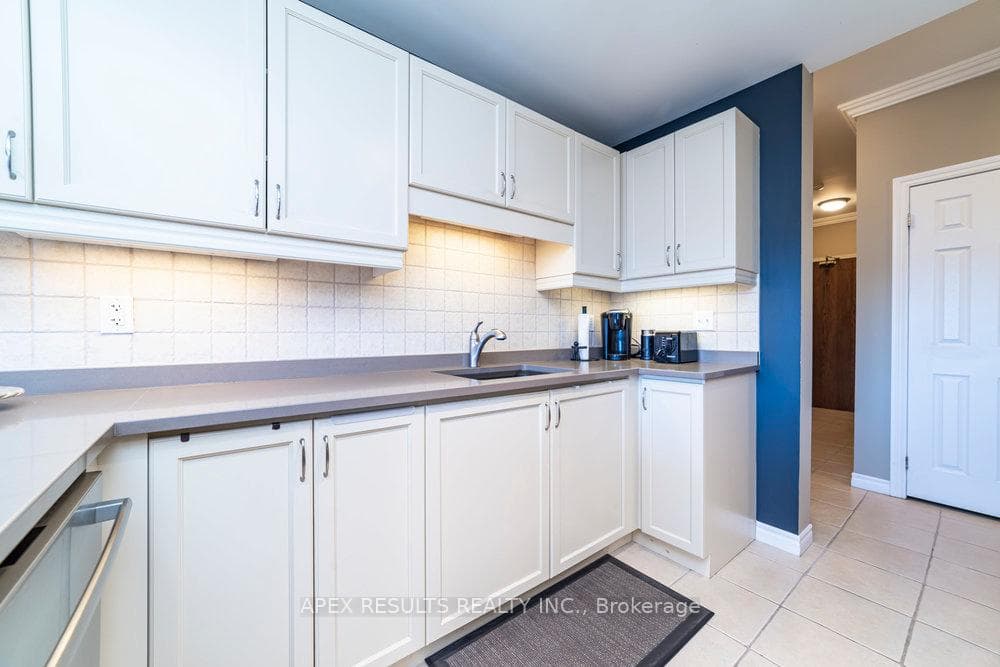 3000 Creekside Drive Unit 707 photo 19