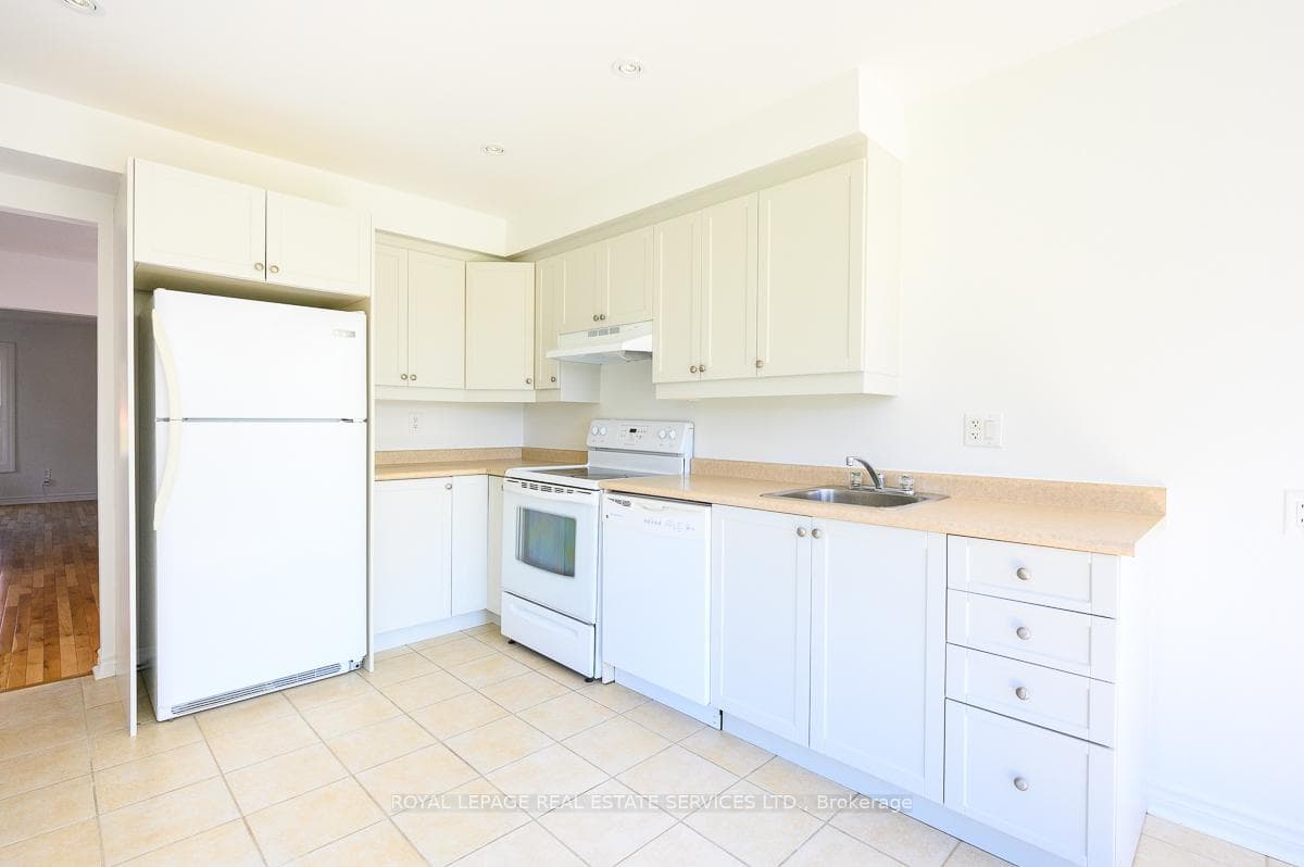 2030 Glenada Crescent photo 9