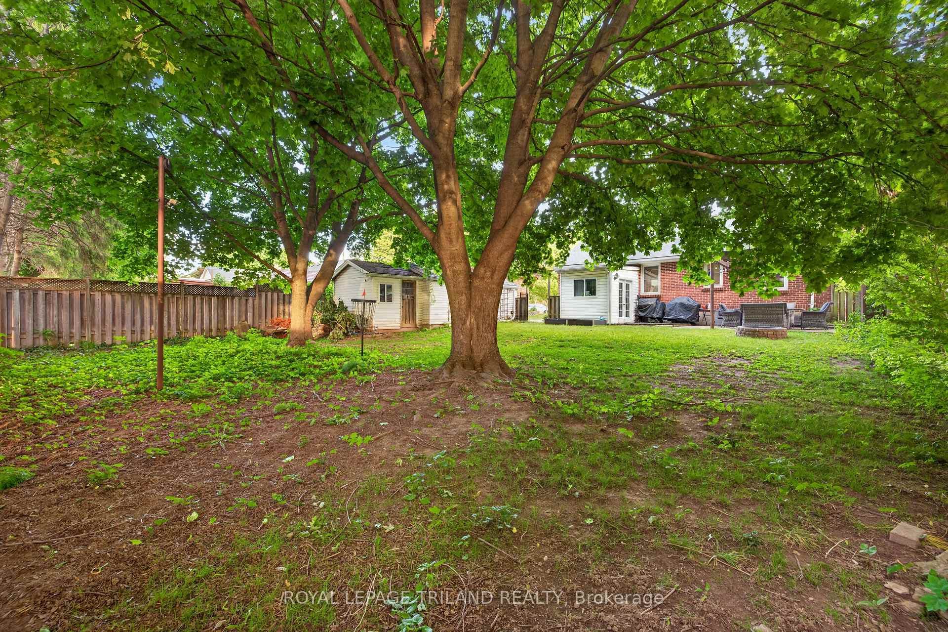706 Victoria Street photo 33