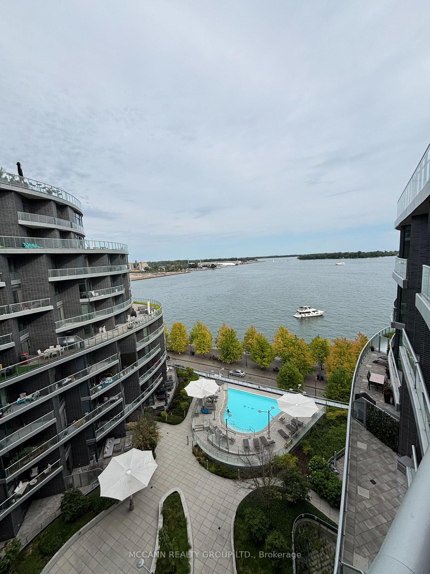 1 Edgewater Drive Unit PH07 photo 19