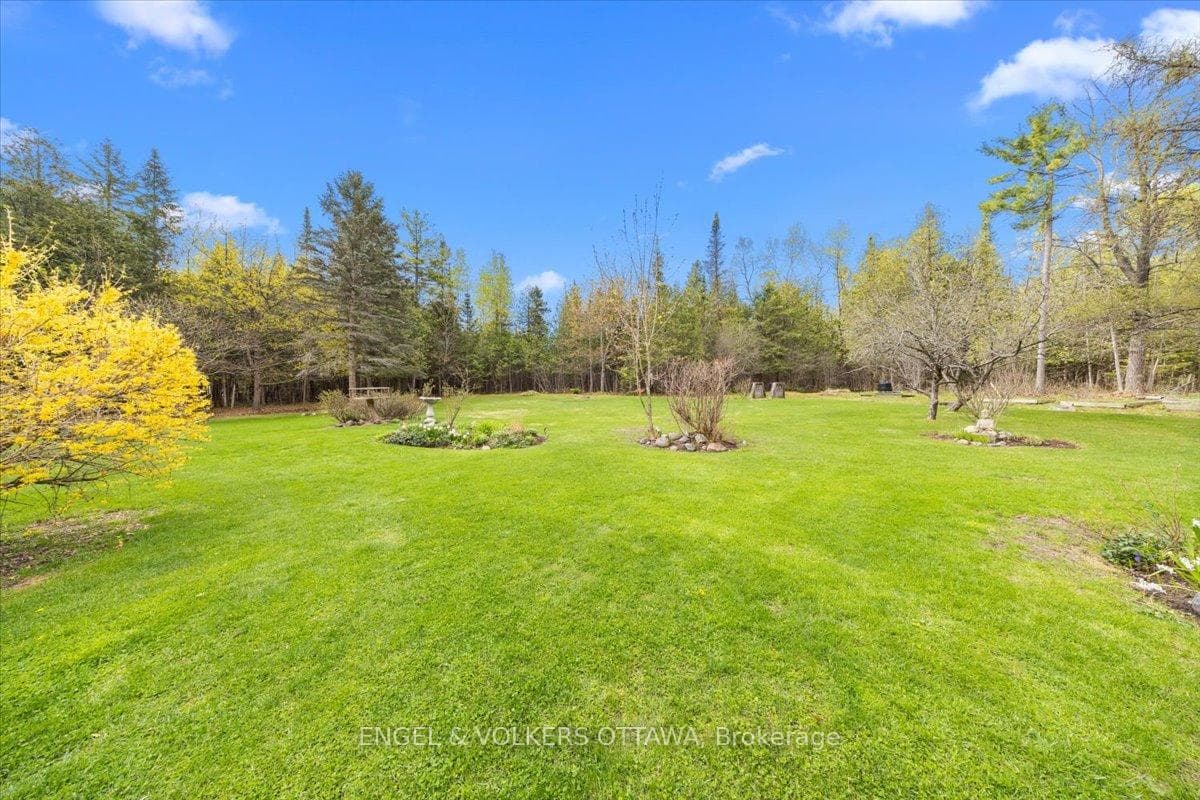 4841 Torbolton Ridge photo 40