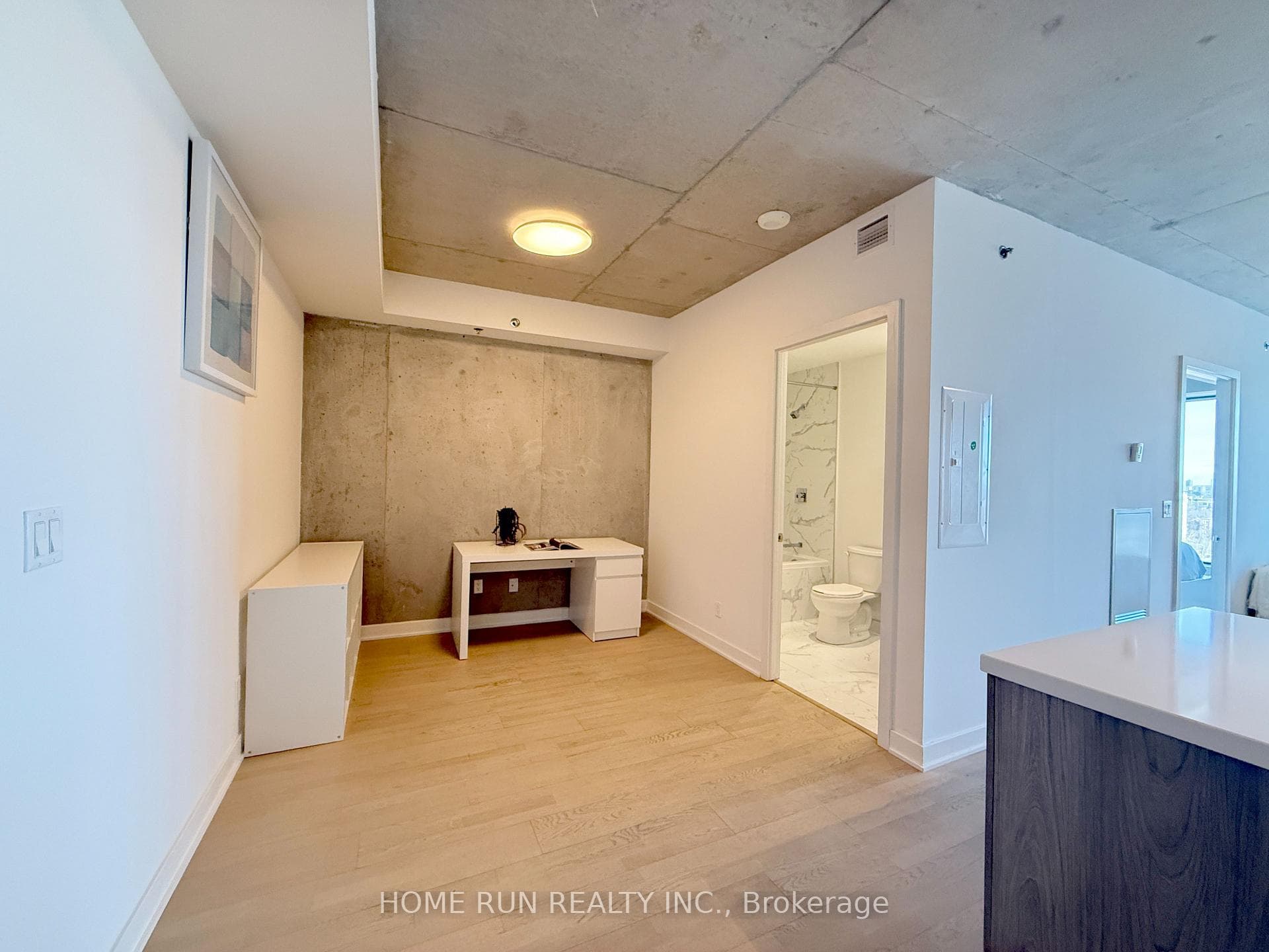 203 CATHERINE Street Unit 1208 photo 3