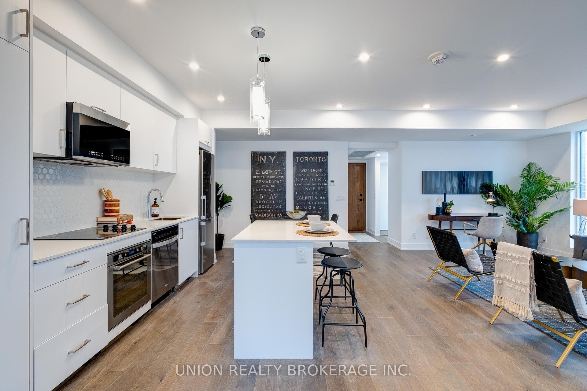 1316 Kingston Road Unit 209 photo 22