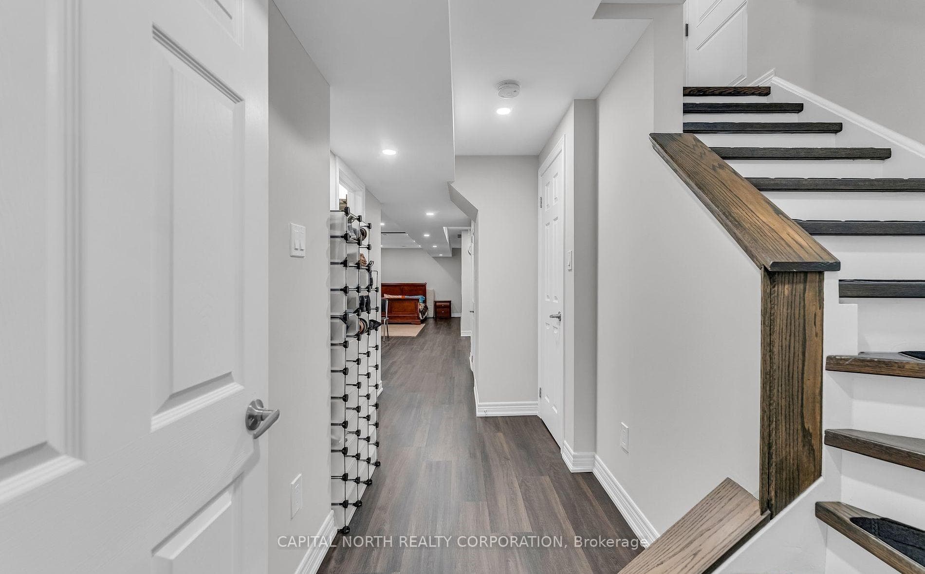 66 Waterbury Street photo 2