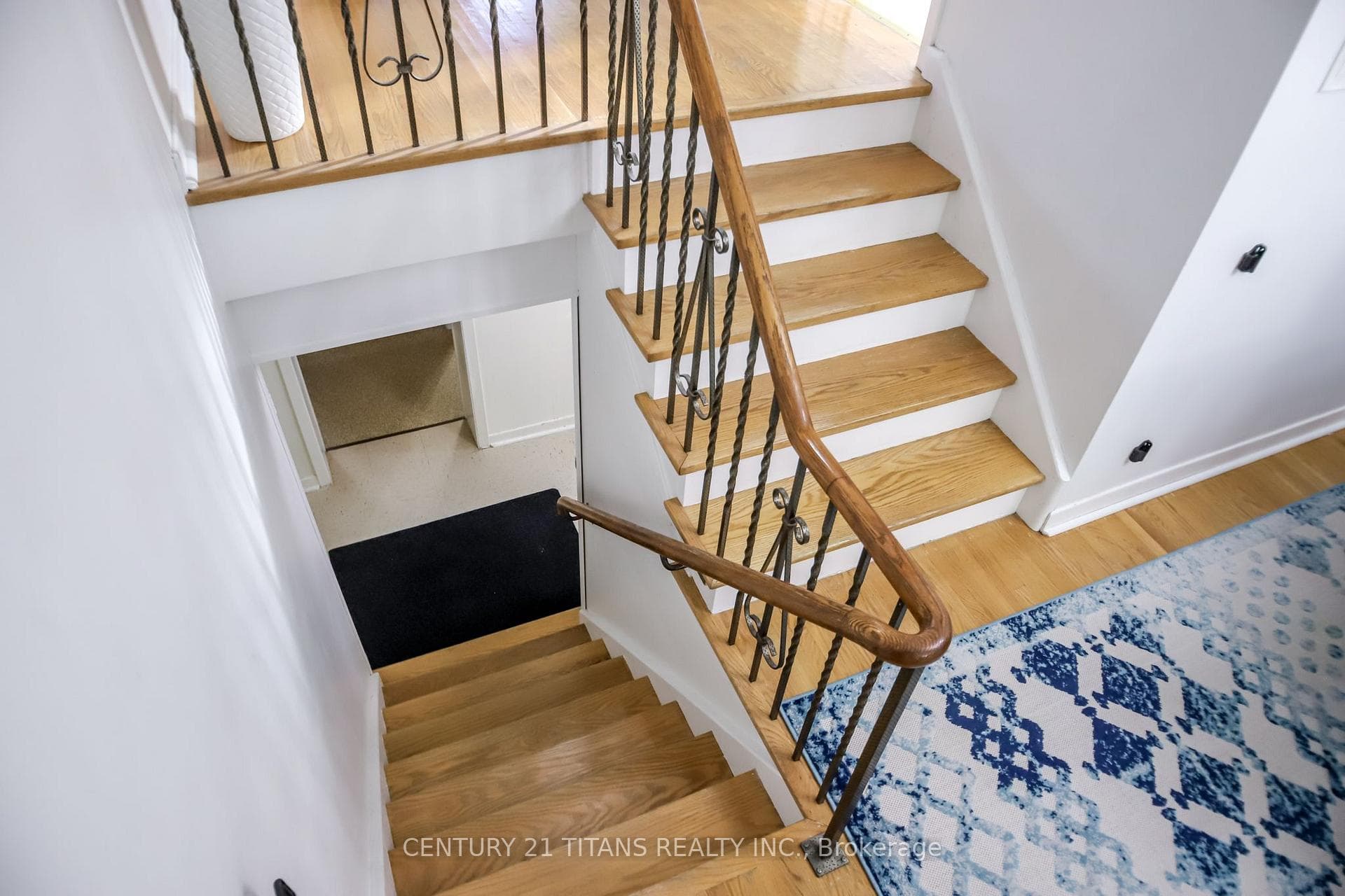 9 Minos Crescent photo 28