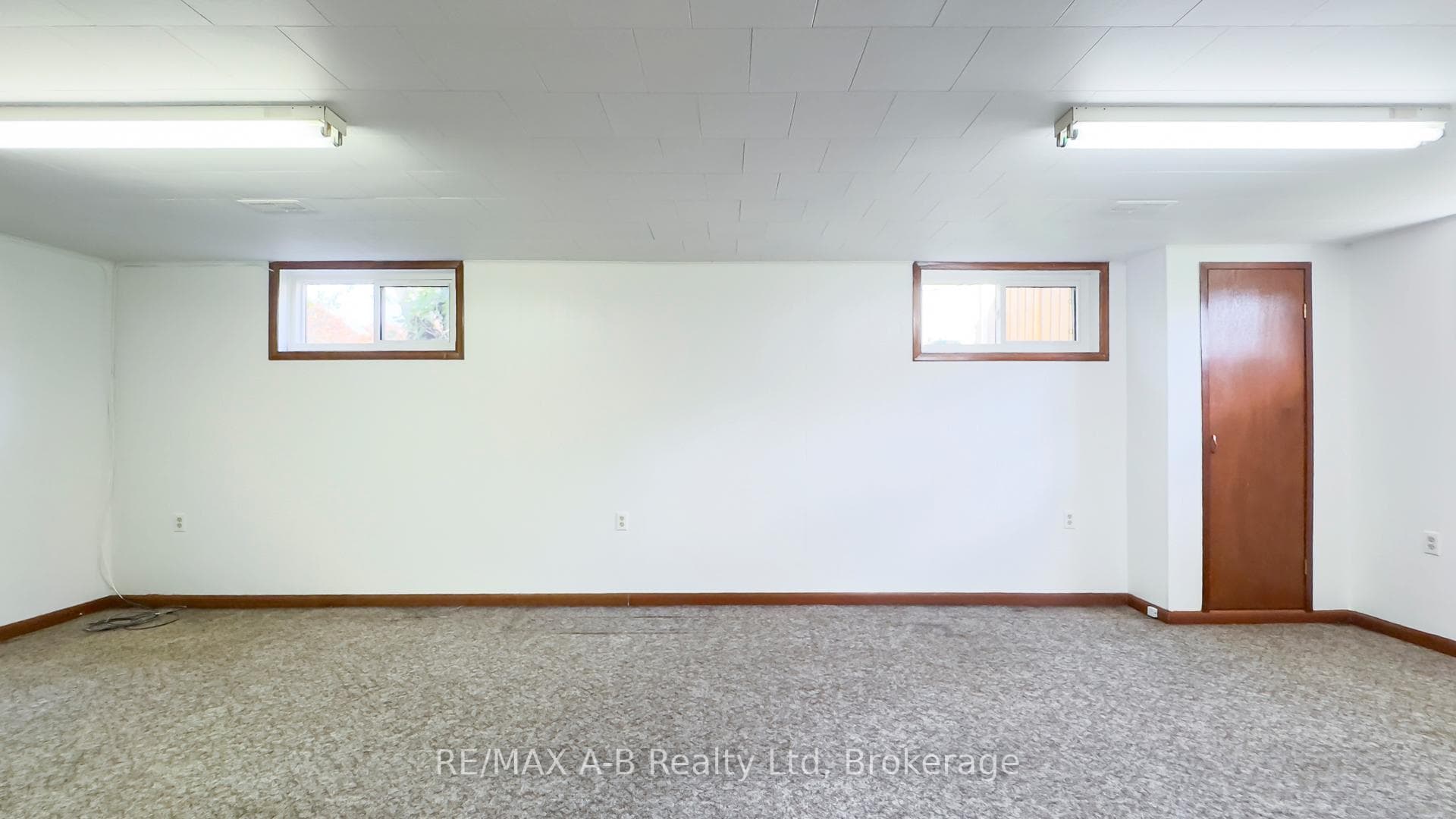 221 Coulton Drive photo 24