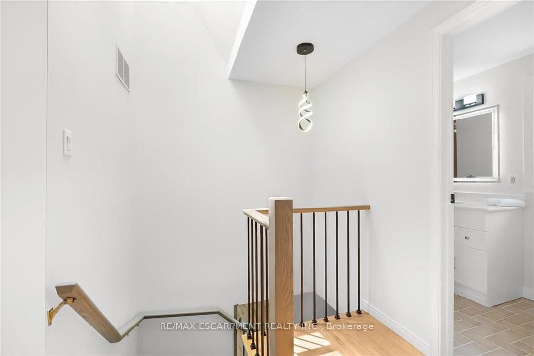 345 BERKINDALE Drive photo 20