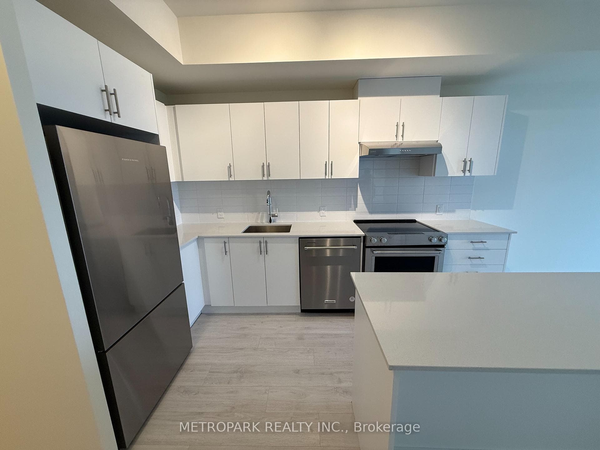 8960 Jane Street Unit 1705 photo 7