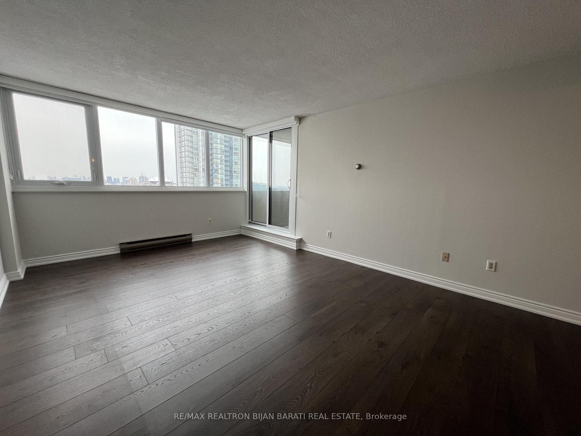65 Spring Garden Avenue Unit 1901 photo 14