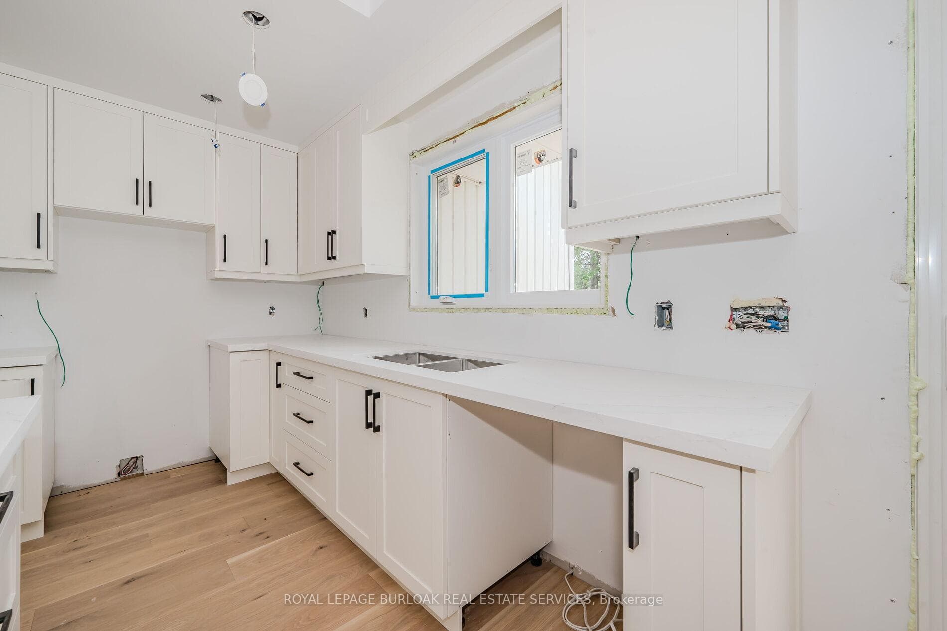 640 Dynes Road photo 16