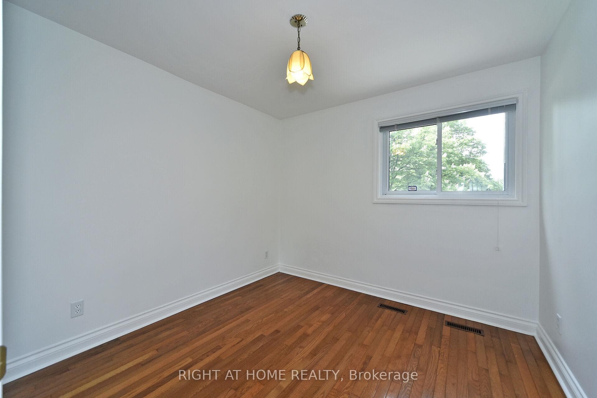 102 Romfield Circuit photo 11