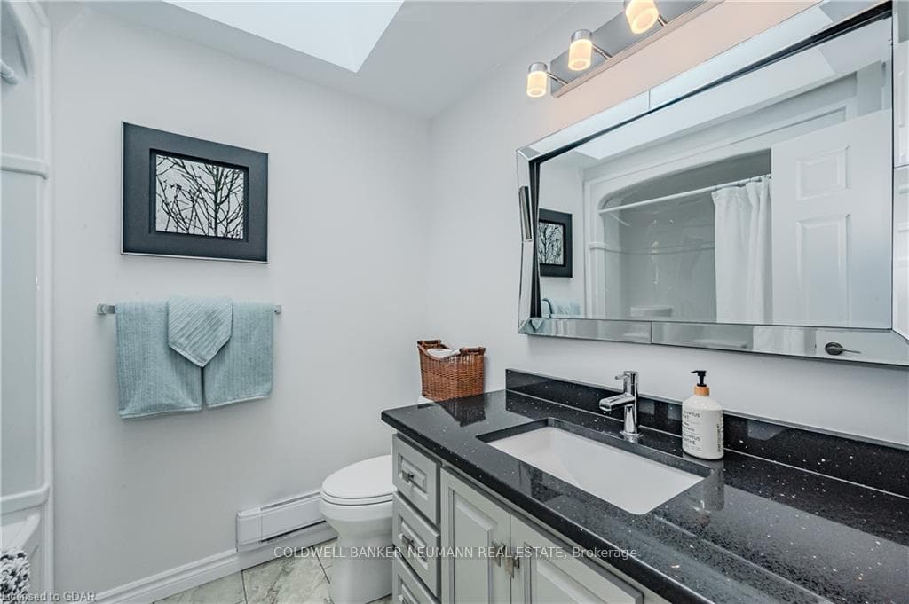 87 Queensdale Crescent photo 6
