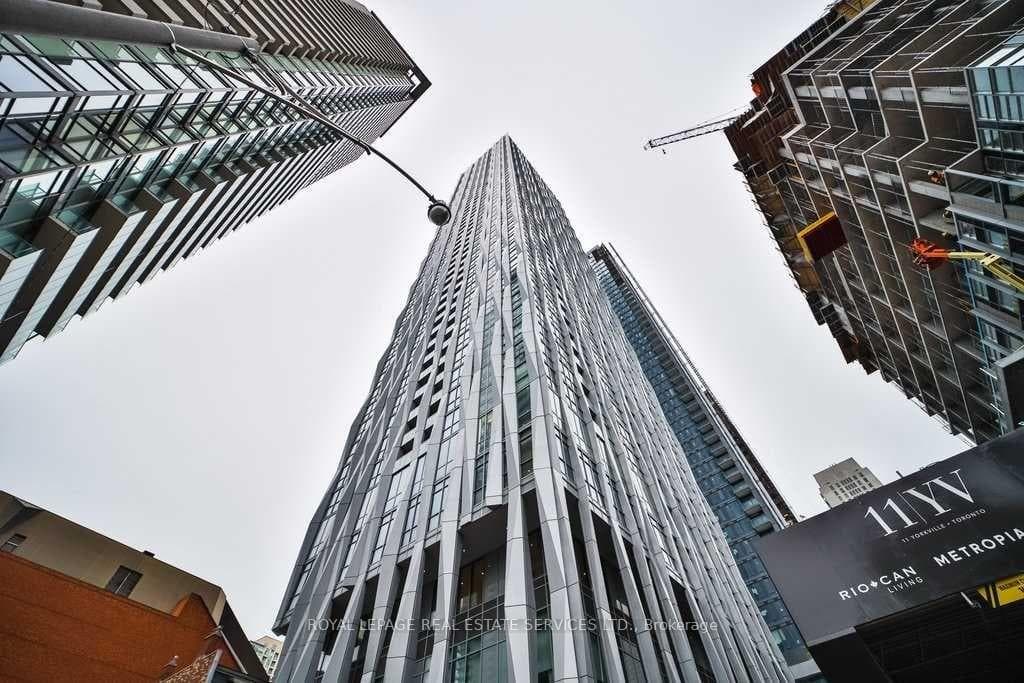 1 Yorkville Avenue Unit 909 photo 34